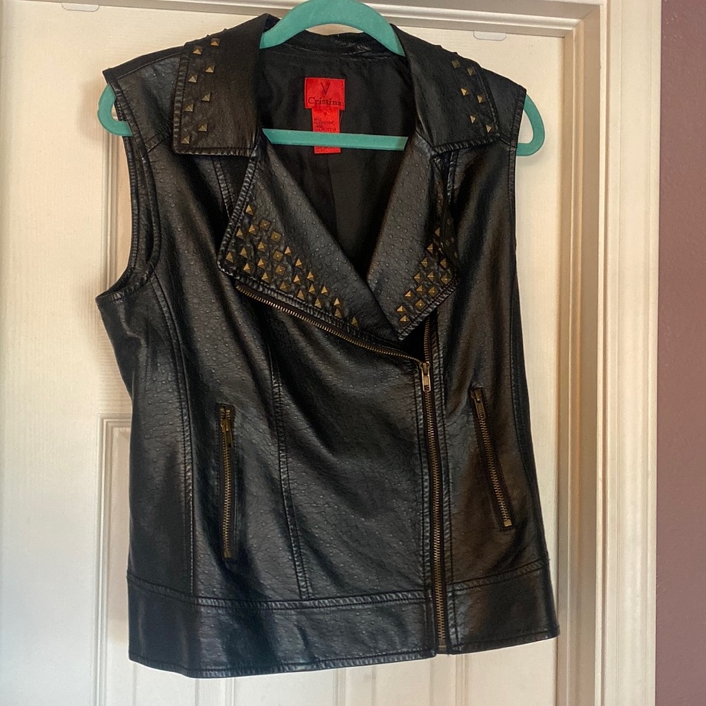 V Cristina Black faux leather vest, medium